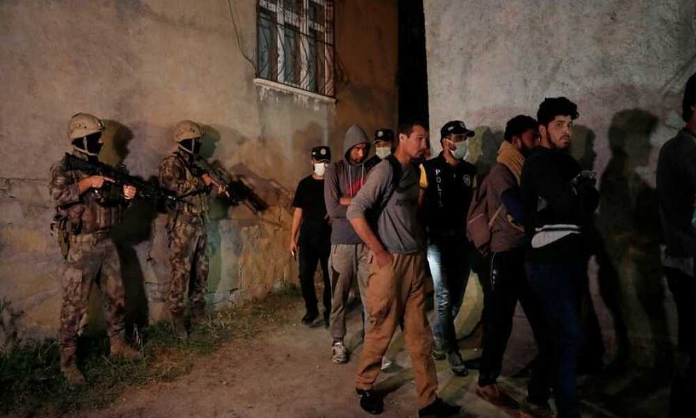 Çok sayıda Afgan Yakalandı