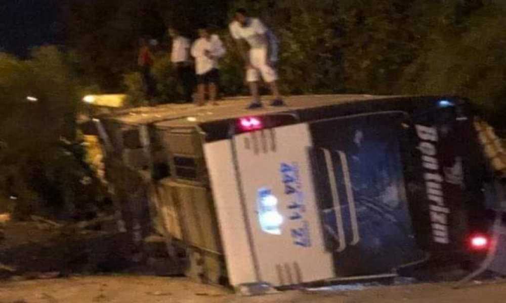 Nizip Firması olan otobüs Mersin'de kaza yaptı