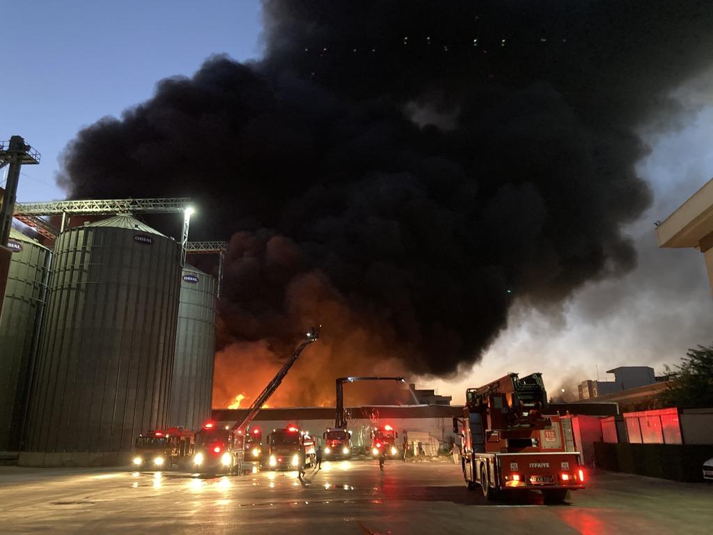 Gaziantep'te büyük yangın! Dumanlar gökyüzünü kapladı