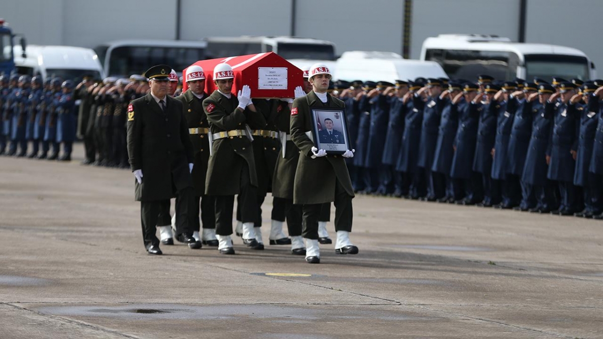 Şehit F-16 pilotu Bolat'ın cenazesi memleketine uğurlandı