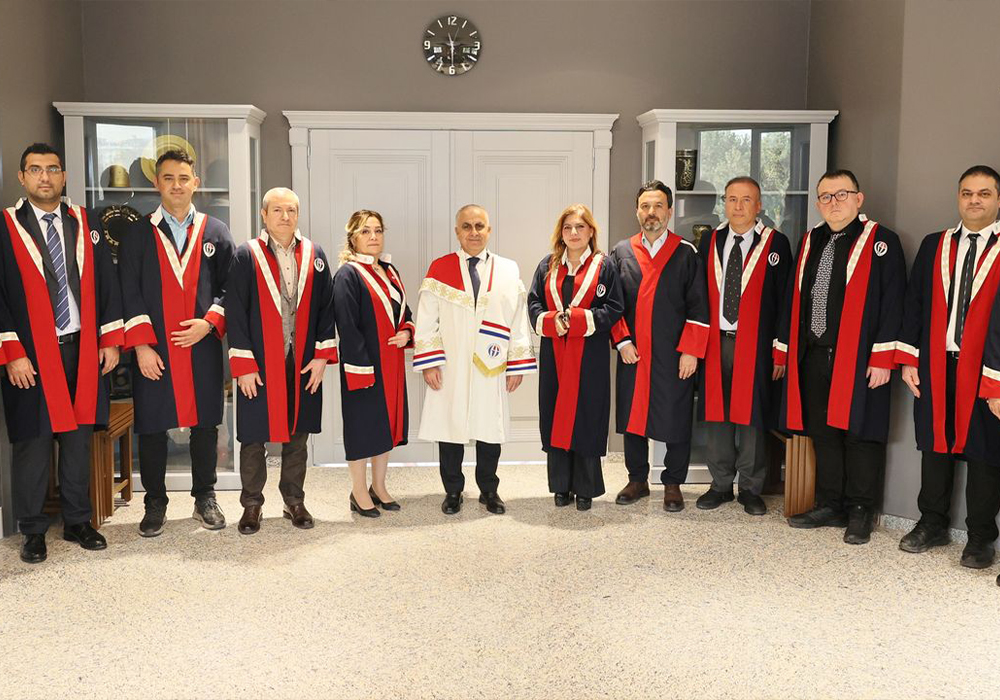 GAÜN’de cübbe ve rozet töreni