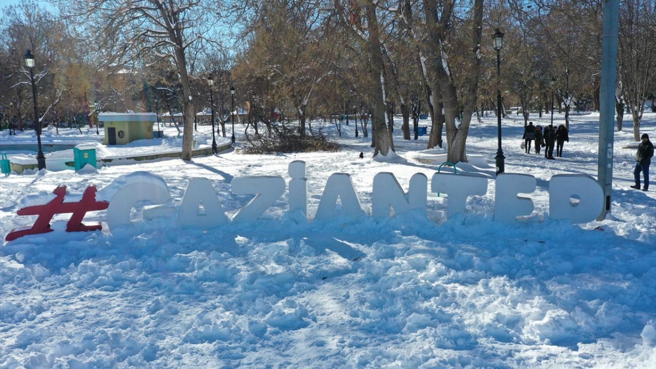 Gaziantep’te Kış Sahneye Çıkıyor: Kar, Don ve Buzlanma Yolda